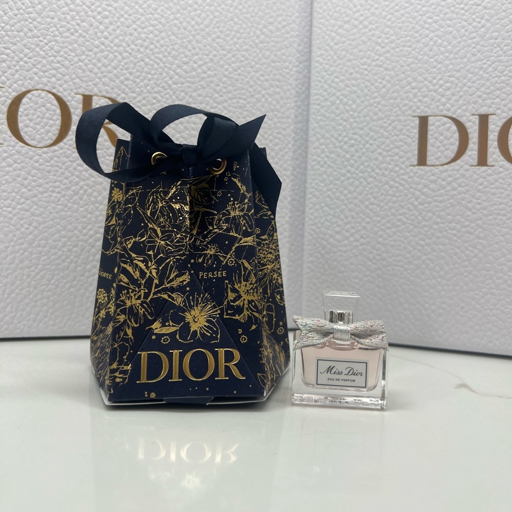 Miss Dior Holiday Cracker